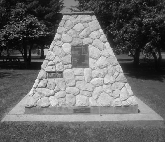 Lavington Cenotaph