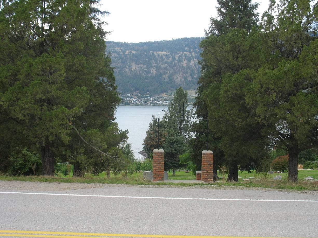 Entrance to Oyama Community Cemetery