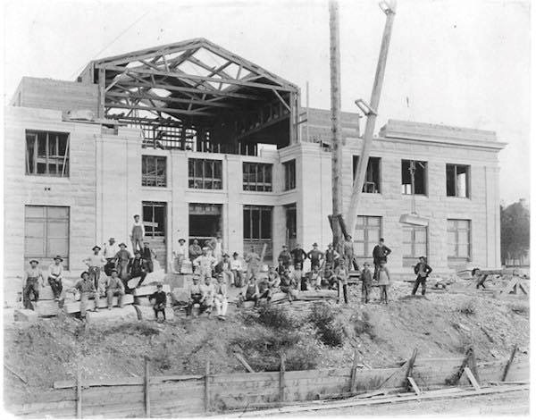Courthouse Vernon under construction, 1911